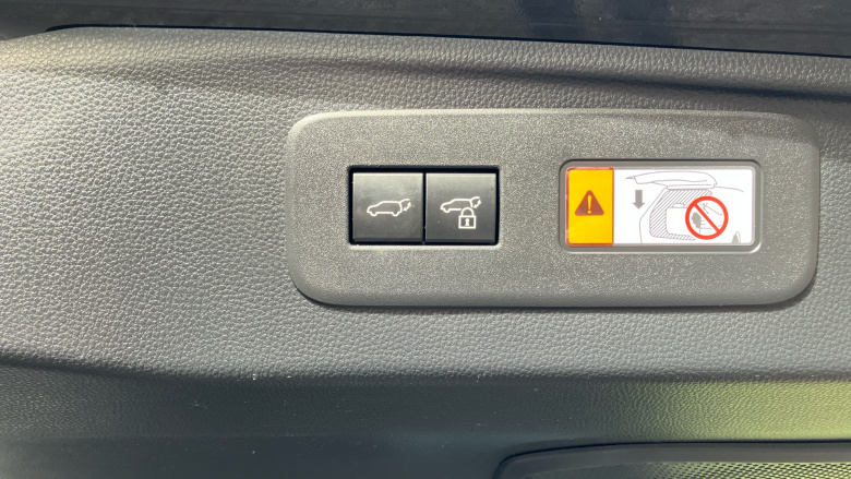 Toyota Land Cruiser 2.8 D-4D 204 Invincible 5dr Auto [7 Seat] Diesel Station Wagon